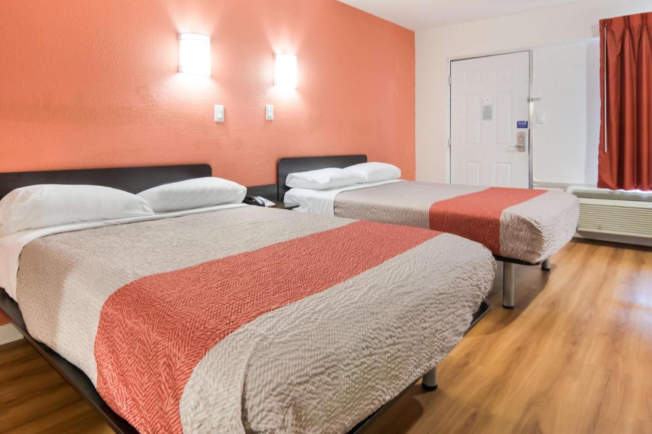 Hotel 6-fort Worth, Tx - Seminary