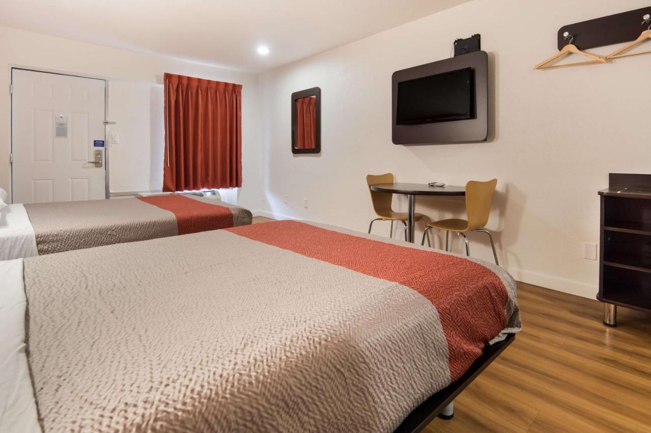 Hotel 6-fort Worth, Tx - Seminary